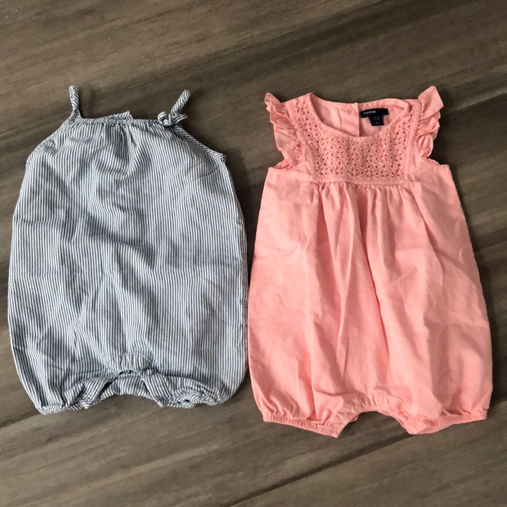 Baby GAP onesie size 12-18months